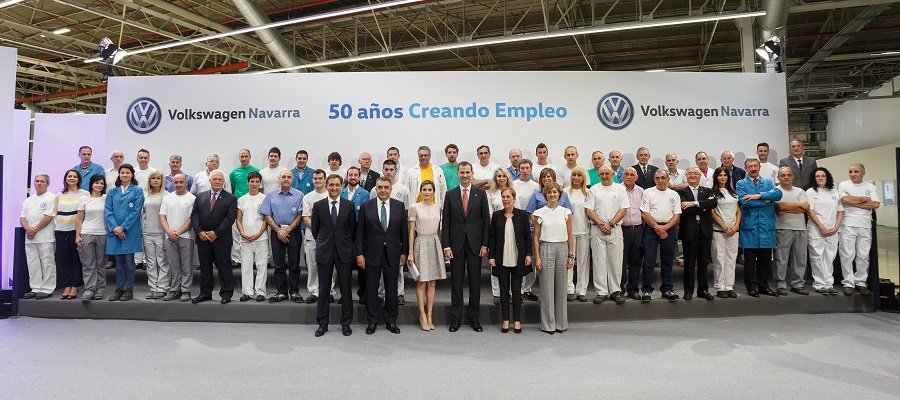 La fábrica de Volkswagen recibe al visita de SS.MM los Reyes