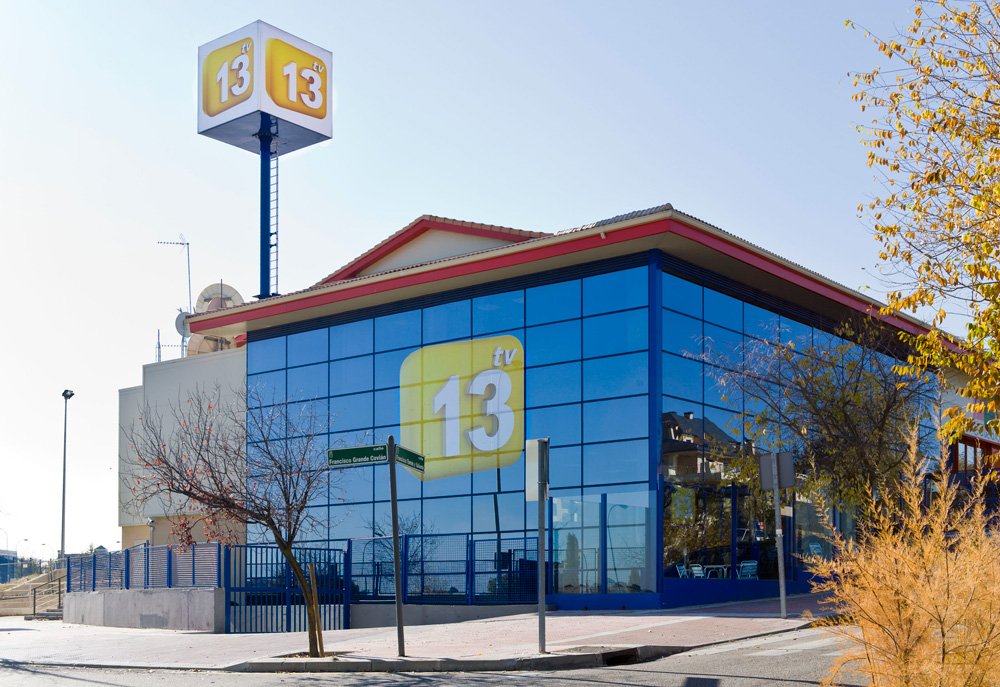 Los obispos dan el primer paso para despolitizar 13TV