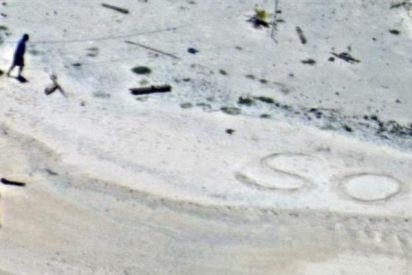 Rescatada una pareja de una isla desierta del Pac&iacute;fico tras escribir SOS en la arena