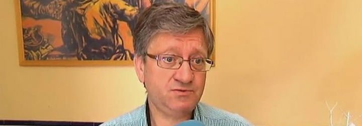 El pueblo de Onda ovaciona al sacerdote censurado por el obispo tras bendecir a una pareja de lesbianas