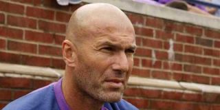 Zidane: "Meter otro centrocampista en el medio es complicado en el Real Madrid"