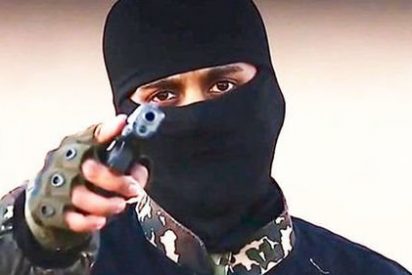 El Ej&eacute;rcito Islamico hierve en un enorme caldero de alquitr&aacute;n a seis desventurados