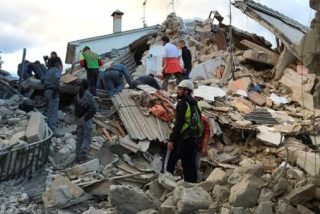 Un fuerte terremoto de 6,2 grados sacude el centro de Italia: 247 muertos