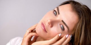 Equilibrando belleza y salud: La nueva era de los básicos de moda femenina