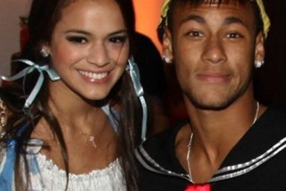 El mejor regate que prepara Neymar para Antonella Roccuzo y Sof&iacute;a Valvi