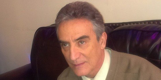 Una serpiente en la madriguera