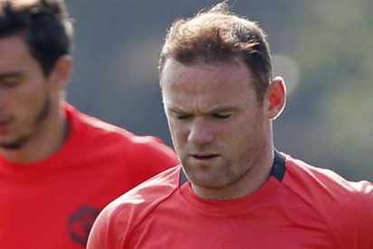 Lío en gordo entre Mou y Rooney en el Manchester United
