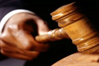 Un padre podr&aacute; celebrar la comuni&oacute;n de su hija... pese a oponerse la madre