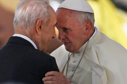 Francisco desea que la memoria de Simon Peres "inspire a todos para trabajar por la paz entre los pueblos"