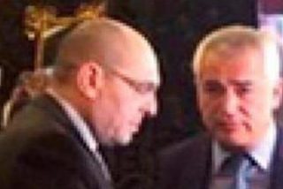 Luis Pineda, el 'capo' de Ausbanc, tendr&aacute; que tuitear desde la c&aacute;rcel que es un difamador
