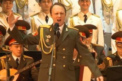 El Ej&eacute;rcito Rojo se arranca con 'La Dolores' y arrasa en Internet
