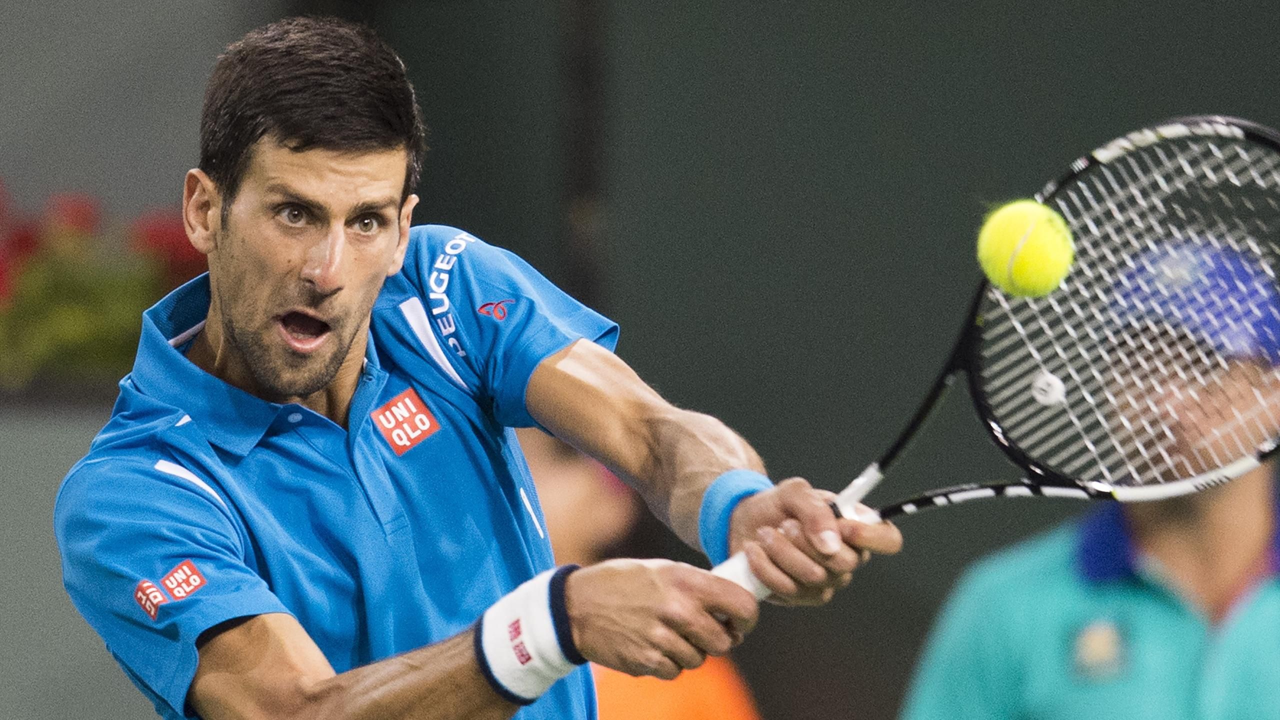 Djokovic sobrevive a las muertes s&uacute;bitas contra Raonic y Thiem se lleva el duelo de 'rookies'