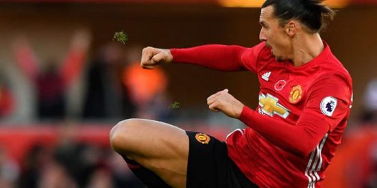 El 'palo' de Ibrahimovic al Manchester United... salvando a Mourinho