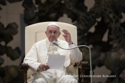 El Papa pide que el tratamiento del Sida llegue a los m&aacute;s pobres