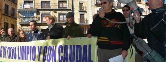 Los "sicarios y proxenetas enemigos" que asesinan el r&iacute;o Tajo