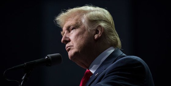 El Ibex 35 modera su ca&iacute;da tras el susto inicial y desplomarse un 4% con el anuncio de la victoria de Trump