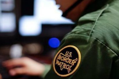 El mal trago de la cubana que invita a 44 desatados inmigrantes a beber cerveza en su casa