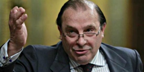 Una juez imputa a Mart&iacute;nez-Pujalte por facturar trabajos inexistentes