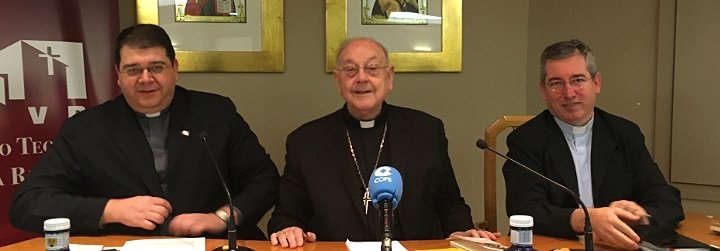 Fernando Sebasti&aacute;n: "Decir que Amoris Laetitia no es magisterio papal es casi insultante"