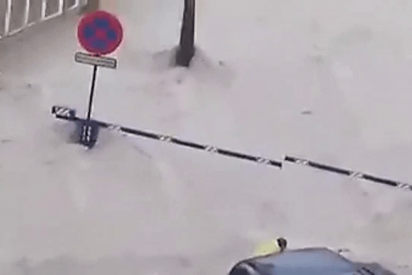 Las terribles im&aacute;genes del hombre que muere ahogado en las inundaciones de Benidorm