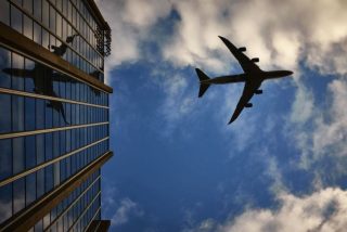 Las aerol&iacute;neas proponen dejar vac&iacute;o el asiento del medio para poder operar