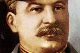 José Stalin promovió la centralización y burocracia.