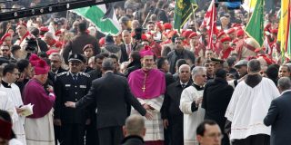 Pizzaballa pide a la Humanidad, desde el pesebre de Belén, "cruzar el umbral" y apostar por "la lógica de la hermandad"