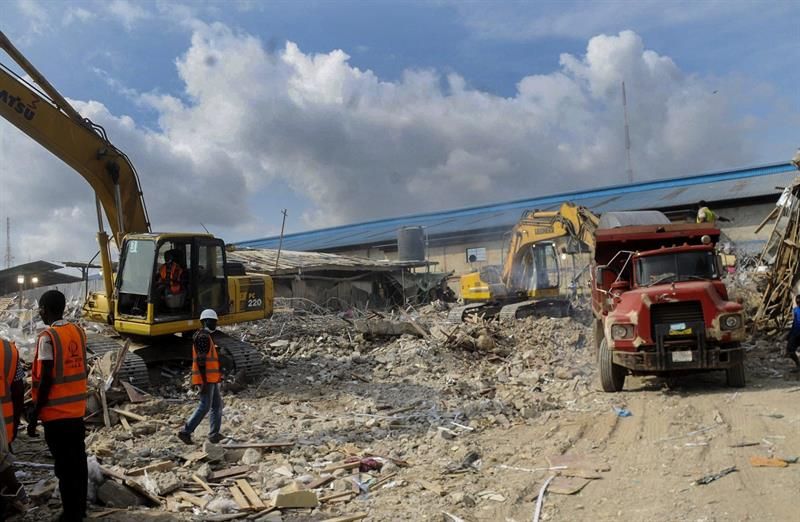 Al menos 60 muertos tras derrumbarse el techo de una iglesia en Nigeria