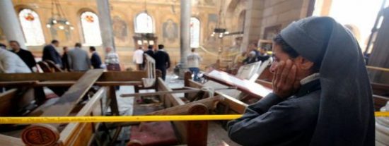 La bomba que ha destrozado a 25 fieles en una iglesia de El Cairo