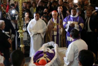 Francisco: "Arns fue un pastor intr&eacute;pido, un aut&eacute;ntico testigo del Evangelio en medio de su pueblo"