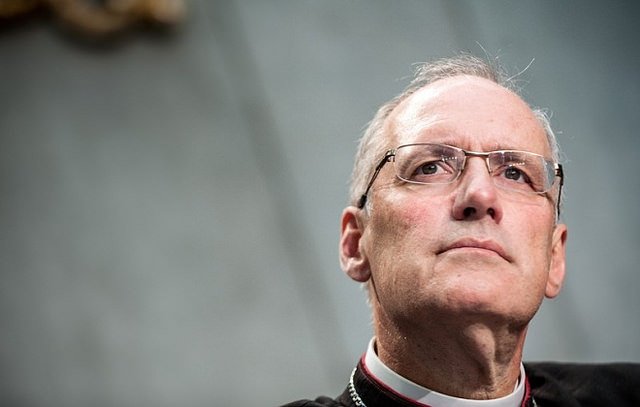 Premian al obispo Durocher por defender el diaconado femenino en el Sínodo