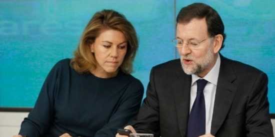 Bandera blanca: el PP se rinde a la evidencia y deja en manos de Cospedal la &uacute;ltima inc&oacute;gnita