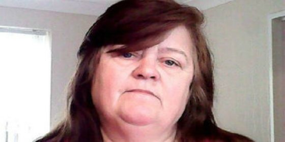 La fiera maltrata a su hijo de tal manera que el pobre solo sale del cuarto para comer