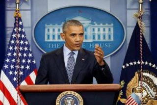 El arrogante Obama cierra su etapa de presidente pidiendo a Trump que abra las orejas