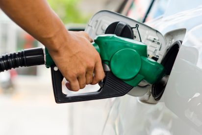 Estos son los 10 pa&iacute;ses con la gasolina m&aacute;s cara y m&aacute;s barata del mundo