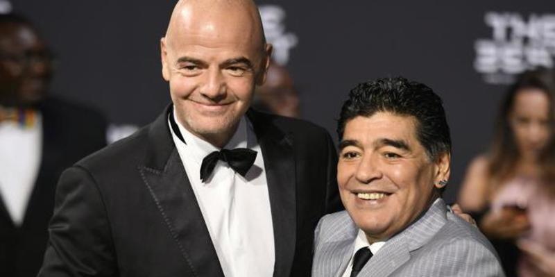 Maradona apoya la "fant&aacute;stica idea" de Infantino de ampliar el Mundial a 48 equipos