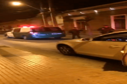 Casi atropella a dos guardias civiles de la borrachera que lleva