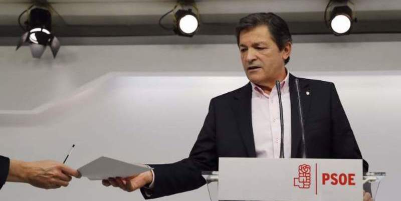 &iquest;Nervios en la Gestora del PSOE ante el aparente tir&oacute;n del 'podemita' Pedro S&aacute;nchez?