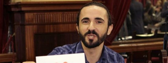 El carpintero podemita sin estudios que carga contra Felipe VI y la ortograf&iacute;a... &iexcl;ya es presidente del Parlamento balear!
