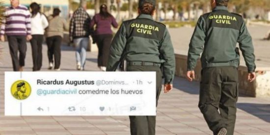 La acojonante respuesta de la Guardia Civil a un irrespetuoso que le espet&oacute; en Twitter "Comedme los huevos"