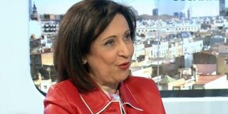 El 'aparato' del PSOE airea el currículum de Margarita Robles para recordarle a quién debe su carrera