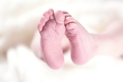 Los padres que inventaron una medicina para salvar la vida de sus hijas y lo consiguieron