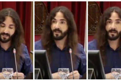 El podemita y filochavista presidente del Parlamento balear, a patadas con la prensa
