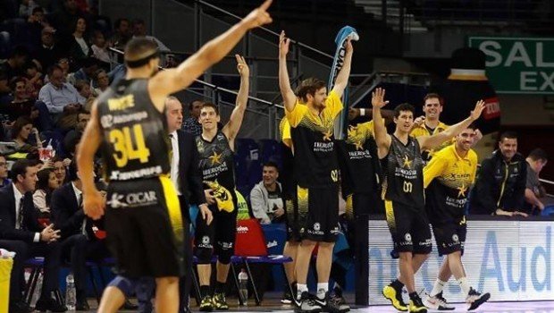 Iberostar Tenerife afianza el liderato (63-82) y el Manresa sorprende al Baskonia