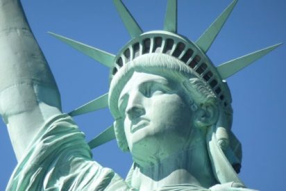 Indignante: gobierno de Trump da un giro al poema de la estatua de la Libertad para atacar a los inmigrantes