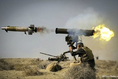 [VÍDEO] Los dos caguetas del ISIS a quienes un misil dirigido destroza el culo