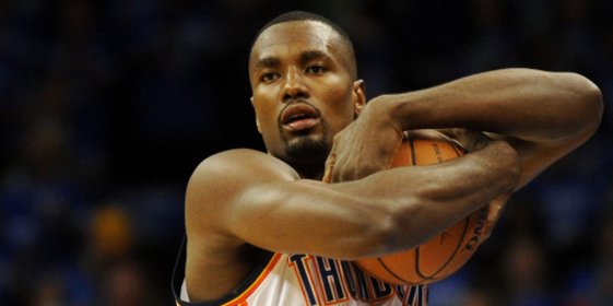 Ibaka sit&uacute;a a los Raptors al borde de la clasificaci&oacute;n y Calder&oacute;n resurge con victoria