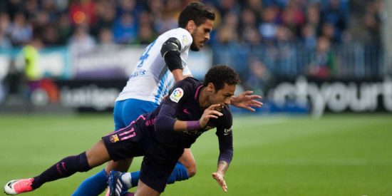 El Bar&ccedil;a la 'caga' en M&aacute;laga (2-0) y se queda a tres puntos del Real Madrid
