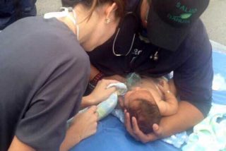 [V&Iacute;DEOS] El salvaje ataque de la polic&iacute;a chavista a una cl&iacute;nica &iexcl;con bombas lacrim&oacute;genas caducadas!