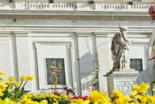 El Papa en el 'regina coeli': "La &uacute;ltima palabra ya no la tiene la muerte, sino la vida"